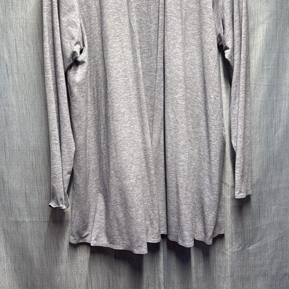 Uniqlo gray Open Front Cardigan size medium - Picture 4 of 8
